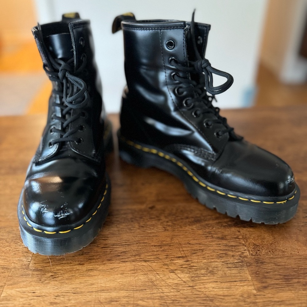 Doc Martens Leather Combat 8